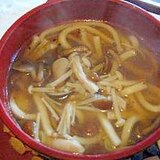 きのこたっぷり、きのこうどん！